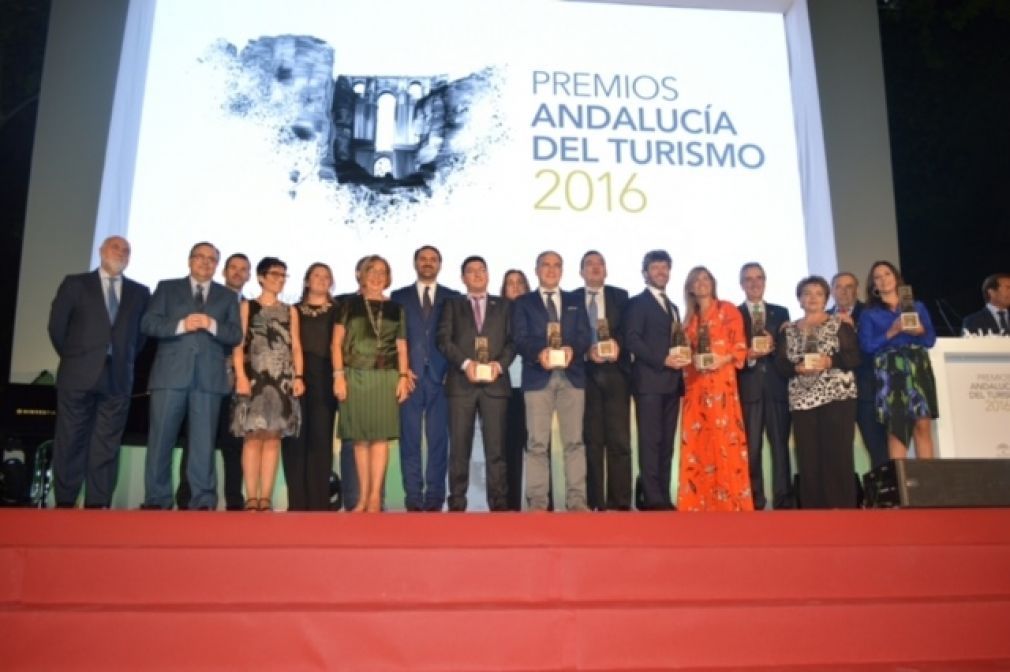 Imagen de los galardonados en los premios Andaluc&iacute;a del Turismo 2016. 