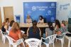 O&ntilde;a y M&aacute;rquez durante la reuni&oacute;n con las representantes de ampas. 
