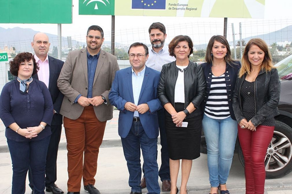 El socialista Miguel Ángel Heredia ha visitado hoy los terrenos donde se construye el nuevo colegio Indira Gandhi.
