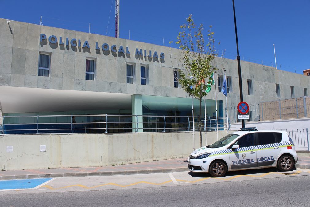 Polic&iacute;a Local de Mijas detiene a un hombre en los Pinares por un presunto delito de violencia de g&eacute;nero