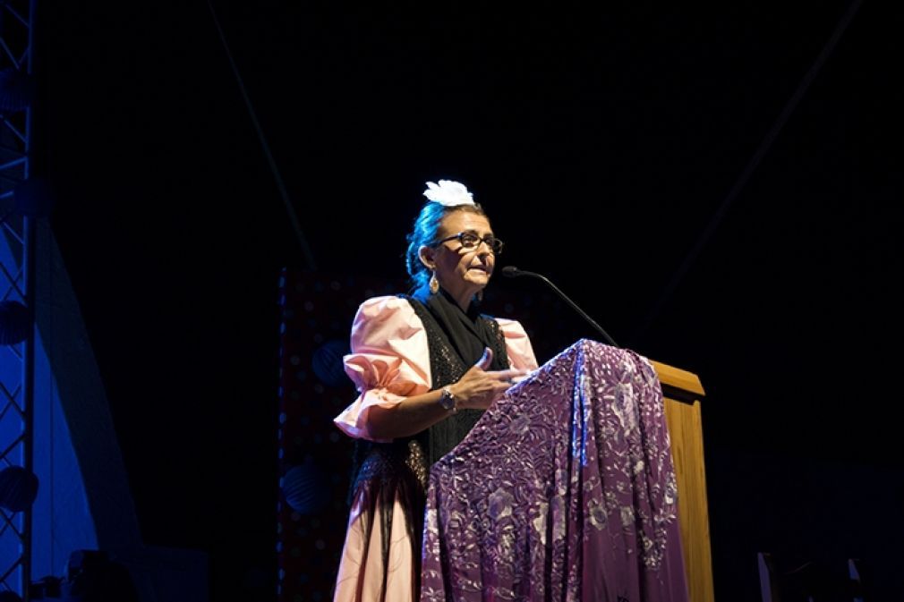 Loli Garc&iacute;a durante su preg&oacute;n anoche en el auditorio Miguel Gonz&aacute;lez Berral de Mijas Pueblo. FOTO: Laura Benavides