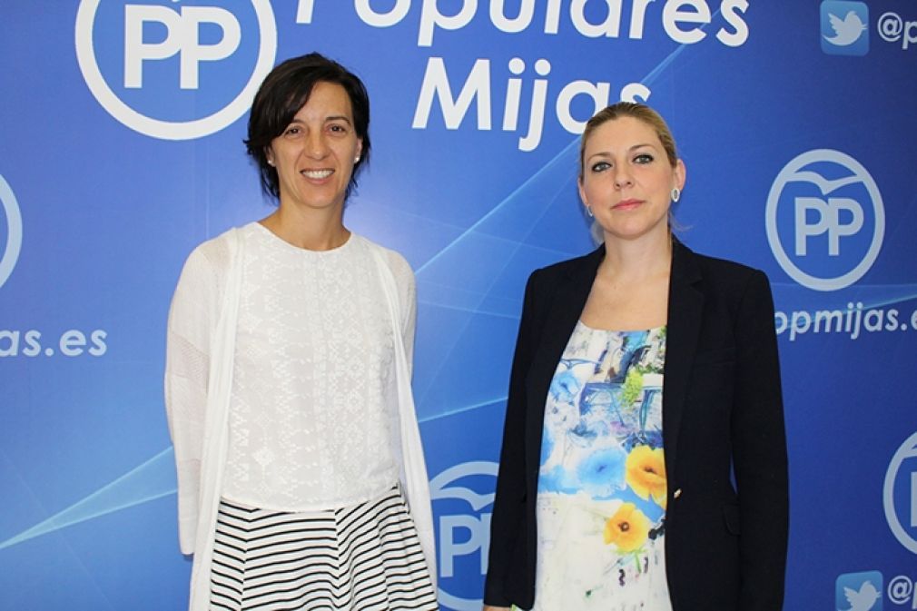 Las concejalas del PP Lourdes Burgos y Lidia Moreno. 