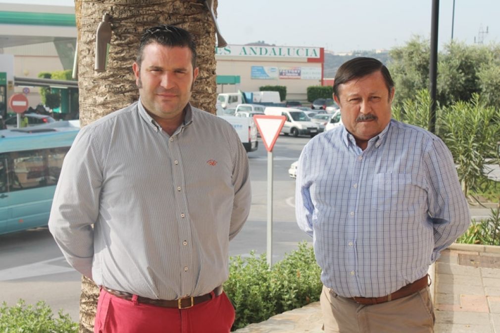 El edil popular, Jos&eacute; Manuel Mu&ntilde;oz (dcha), junto al vocal del PP, Daniel Teruel. 