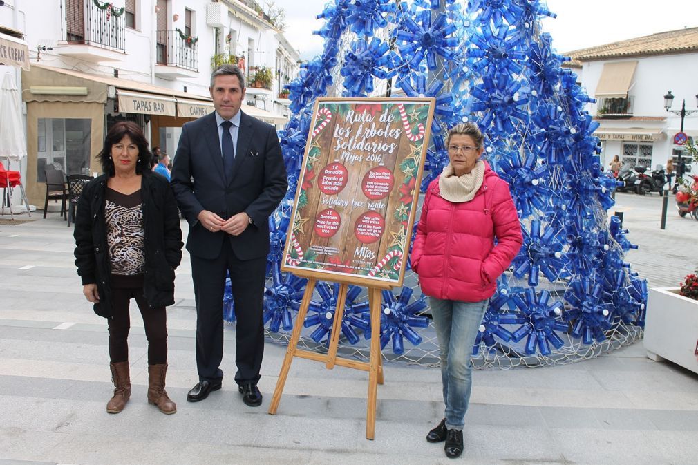 La iniciativa &Aacute;rboles Solidarios se encuentra en la plaza Virgen de la Pe&ntilde;a