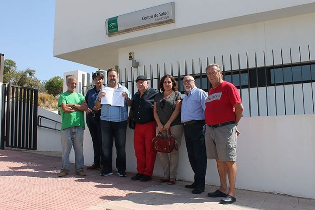 Representantes de la Asociación de Vecinos de La Cala 
