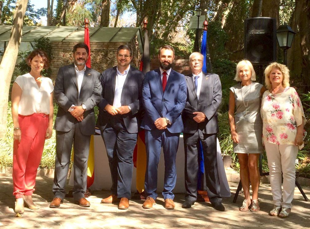 Momento del encuentro entre el C&oacute;nsul alem&aacute;n y representantes del Departamento de Extranjeros de Mijas