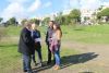 El concejal de Servicios Operativos del Ayuntamiento de Mijas, Jos&eacute; Carlos Mart&iacute;n (C's), y la Teniente Alcalde de La Cala, Nuria Rodr&iacute;guez (Cs), han visitado la parcela.