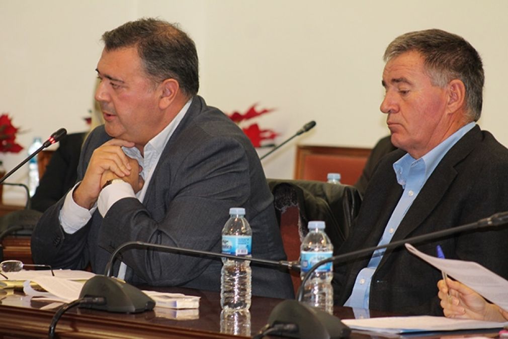 Mario Bravo (izqda.) y &Aacute;ngel Nozal, portavoz del PP.  