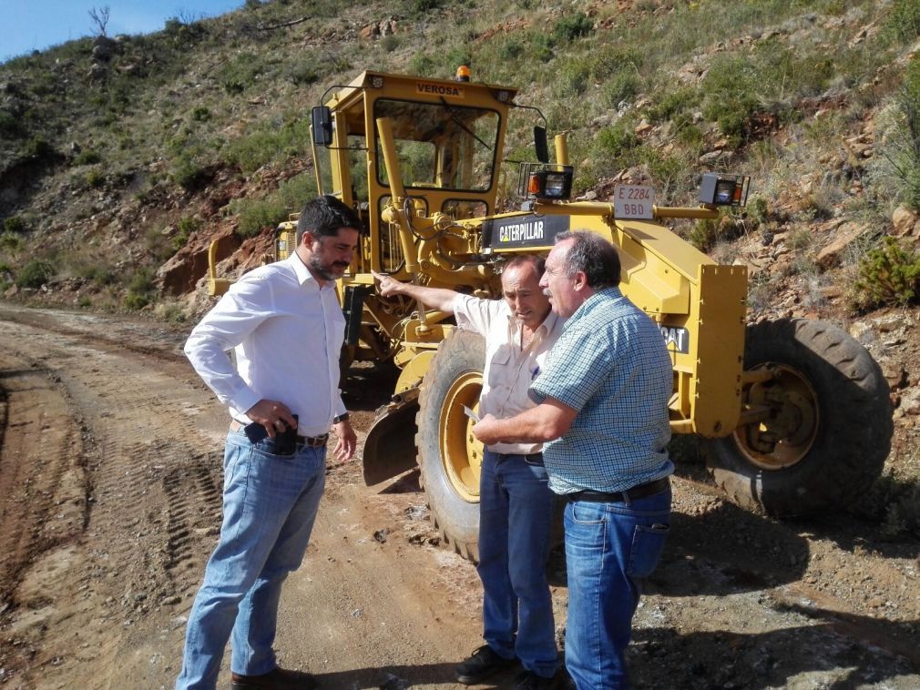 Roy P&eacute;rez, concejal de Zonas Rurales, durante su visita a La Atalaya.
