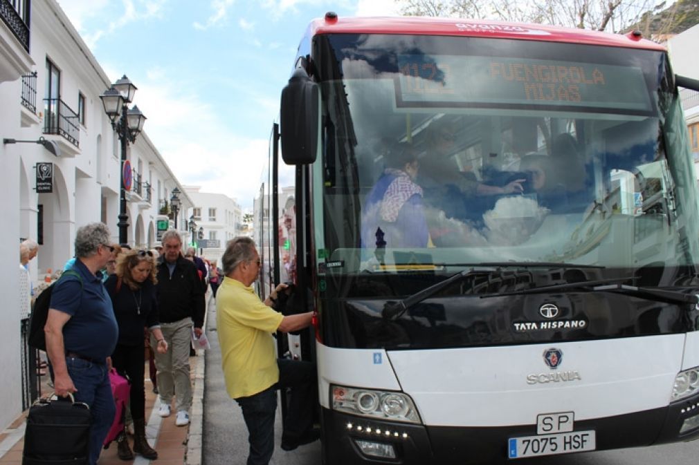 El jueves 8 los autobuses saldrán cada 30 minutos después de las 20 horas.