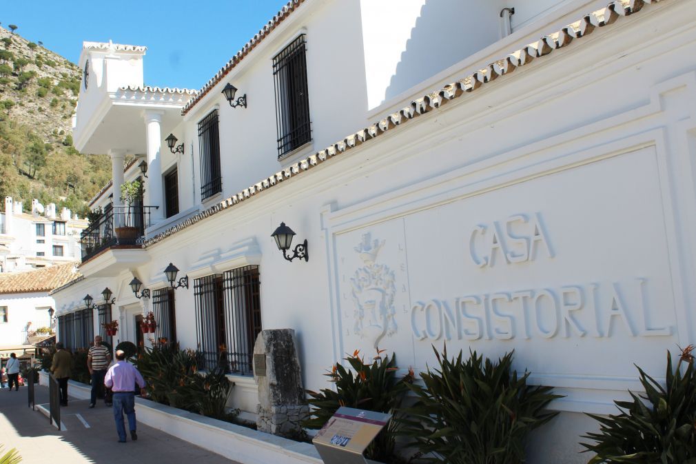 Fachada del Ayuntamiento de Mijas. FOTO: Beatriz Mart&iacute;n
