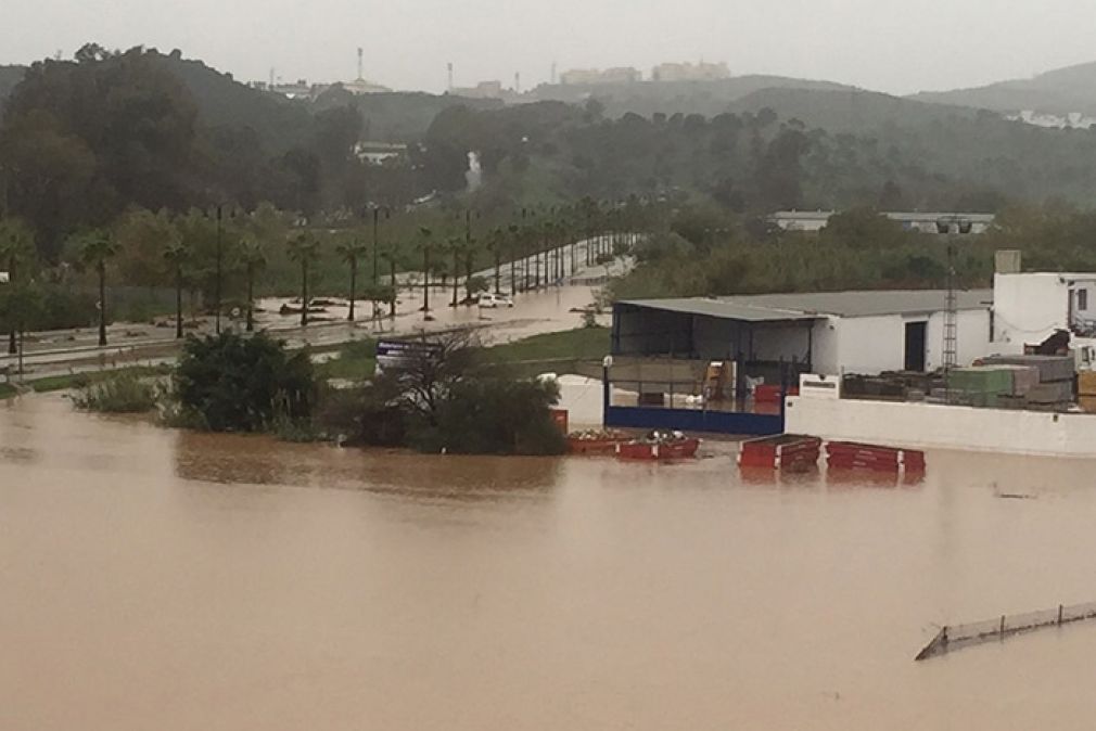 La zona de La Vega de Mijas, en Las Lagunas, una de las más afectadas por las fuertes lluvias.