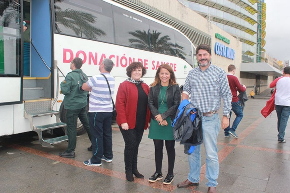 A la izquierda, la edil de Sanidad, Mari Carmen Gonz&aacute;lez, junto a los ediles Roy P&eacute;rez y Laura Moreno.
