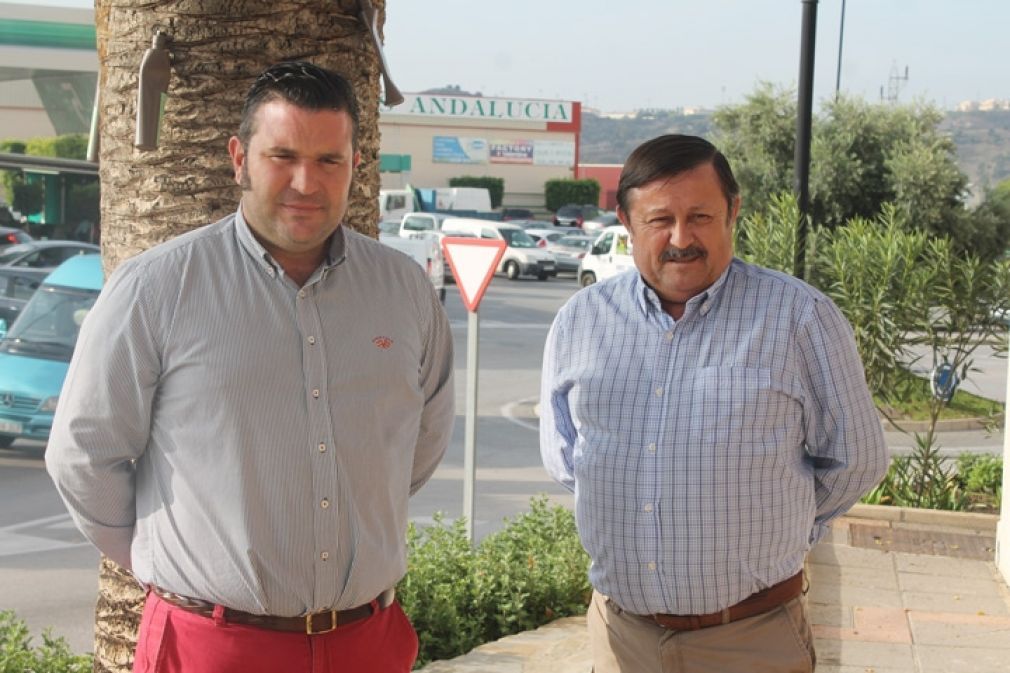 A la izquierda, Daniel G&oacute;mez vocal PP Mijas junto a Jos&eacute; Manuel Mu&ntilde;oz,concejal PP Mijas