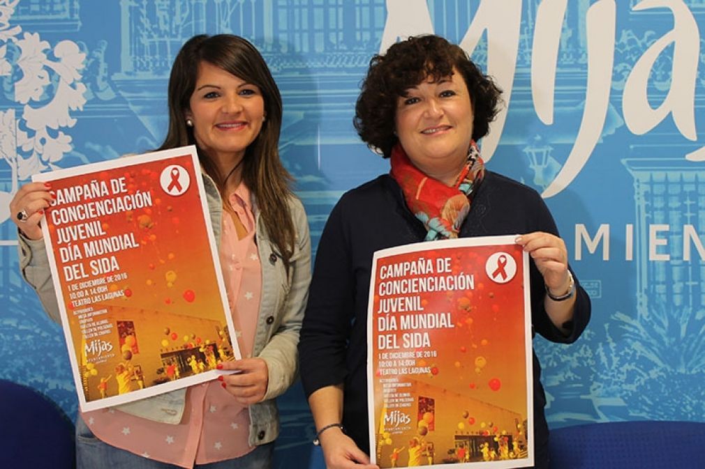 La concejala de Juventud, Tamara Vera (PSOE), junto a la de Sanidad, Maria del Carmen Gonz&aacute;lez (PSOE).