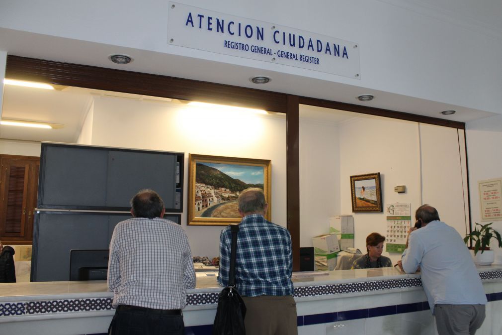 Seg&uacute;n informan desde la concejal&iacute;a a d&iacute;a de hoy, del total de recibos emitidos durante 2016, 218.031, ya se han cobrado en periodo voluntario un 64,55%.