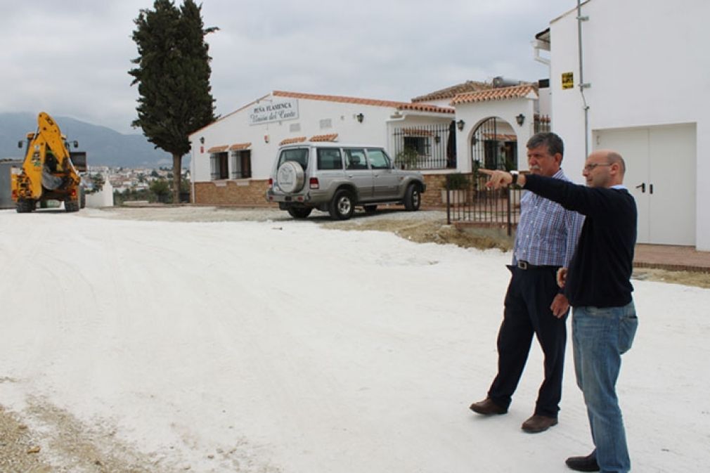 El concejal de Servicios Operativos, Jos&eacute; Carlos Mart&iacute;n, en los trabajos de mejora del entorno del Cortijo Don El&iacute;as.