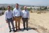 El edil de Educaci&oacute;n, Andr&eacute;s Ruiz, el alcalde Juan Carlos Maldonado y el edil de Infraestructuras y Obras, Jos&eacute; Carlos Mart&iacute;n, en su visita a las obras esta ma&ntilde;ana. FOTO: Jos&eacute; Manuel Guzm&aacute;n